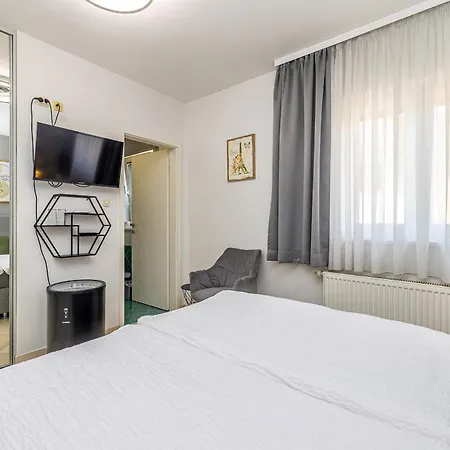 Bellona مالينسكا