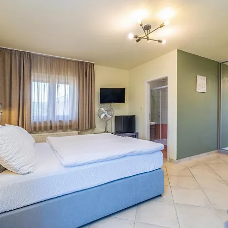 Bellona 3*