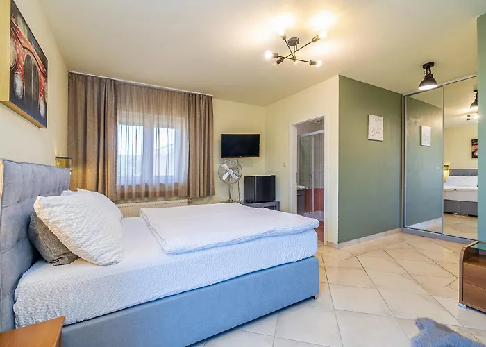 Bellona 3*
