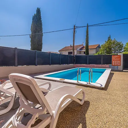 Pensionat Bellona 3*